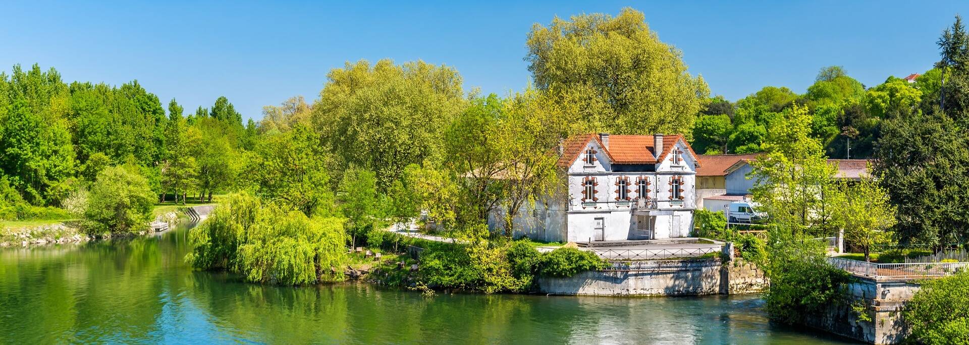 Bord de Charente à Cognac - ©Shutterstock