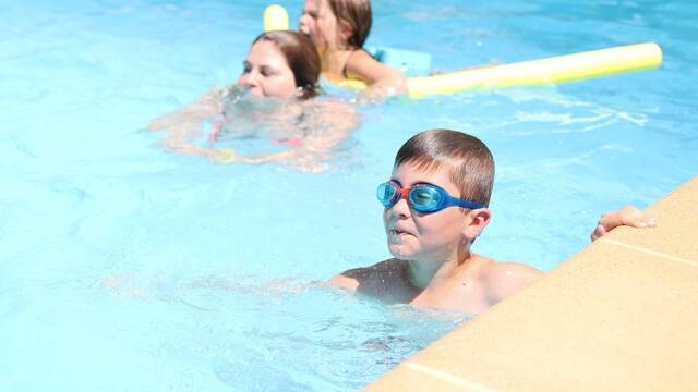 piscine au camping - ©PW Photographie