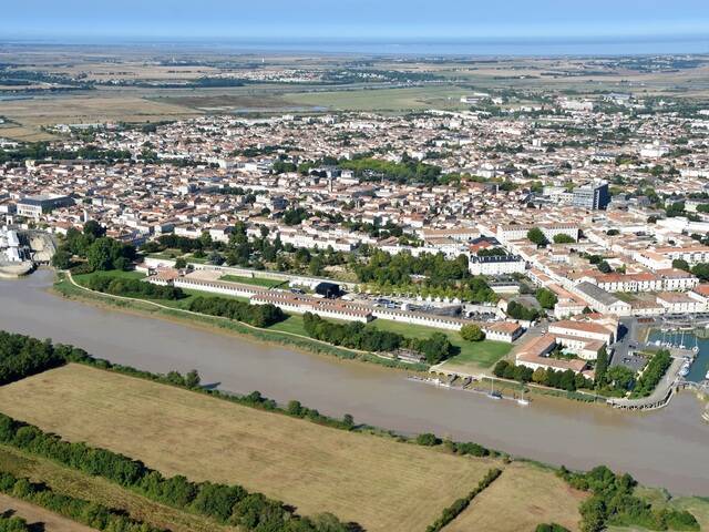 Vue aérienne de Rochefort - ©FDHPA17