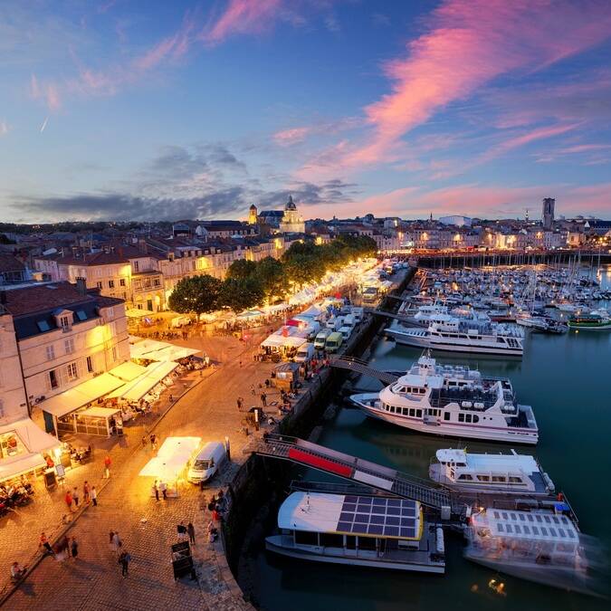 Le Vieux-Port vu de nuit - ©Shutterstock