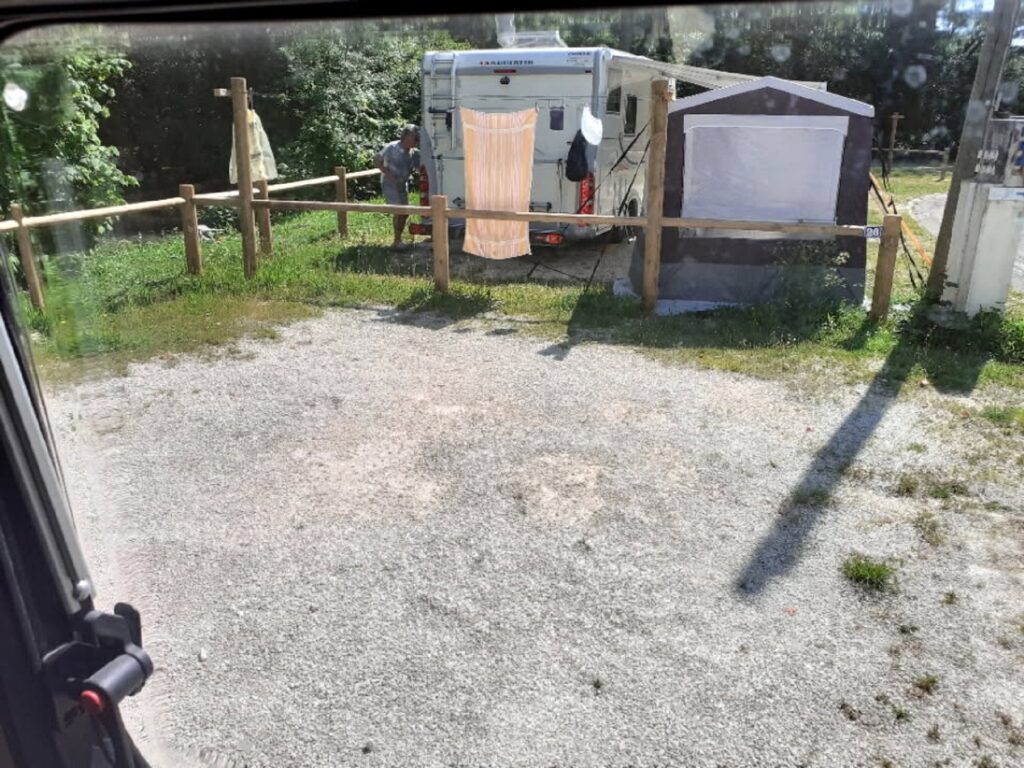 37531083.jpg