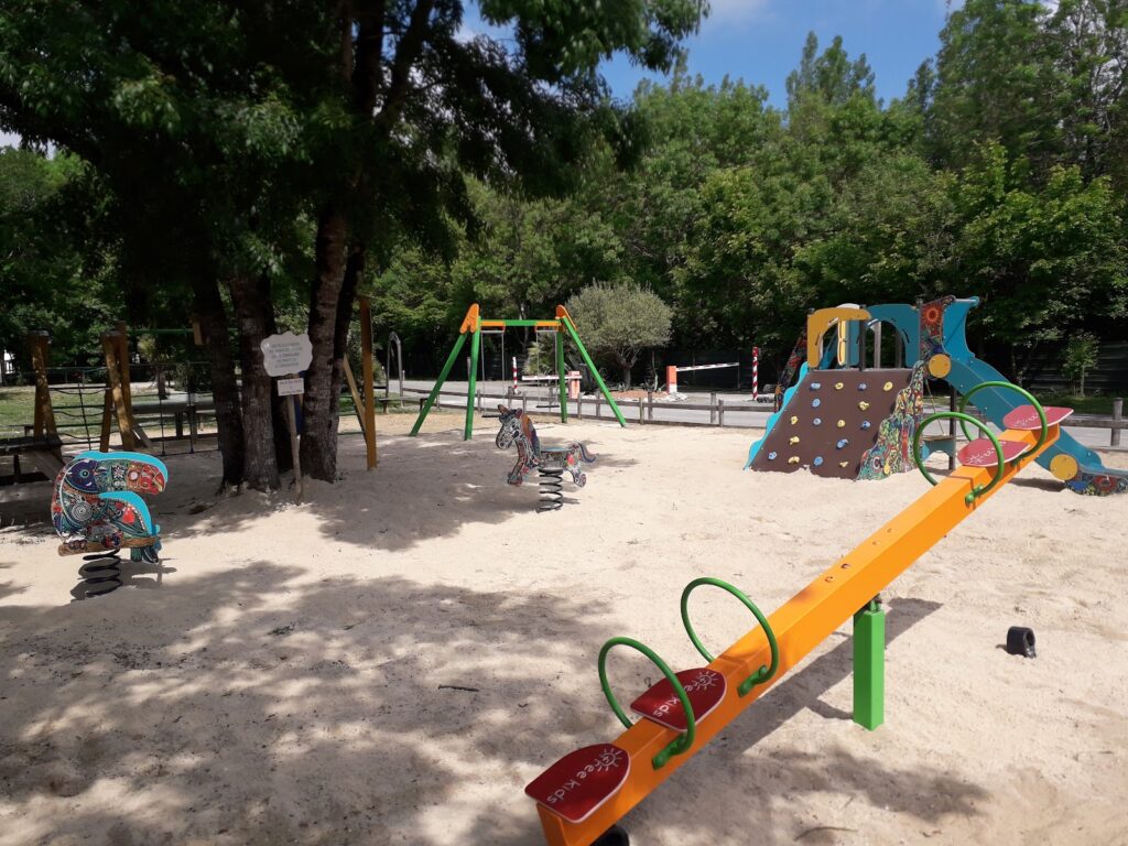 38015546.jpg